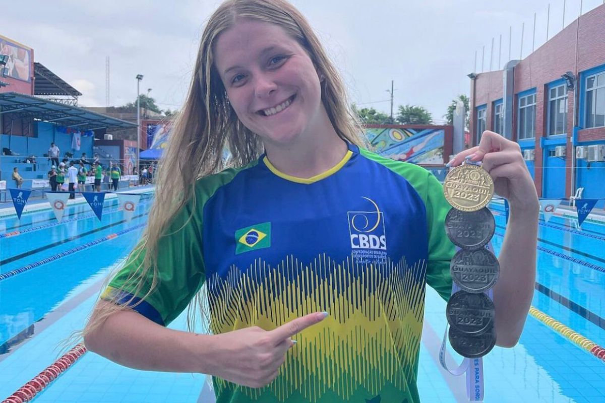 Nadadora Joinvilense Conquista Cinco Medalhas Nos Jogos Sul Americanos