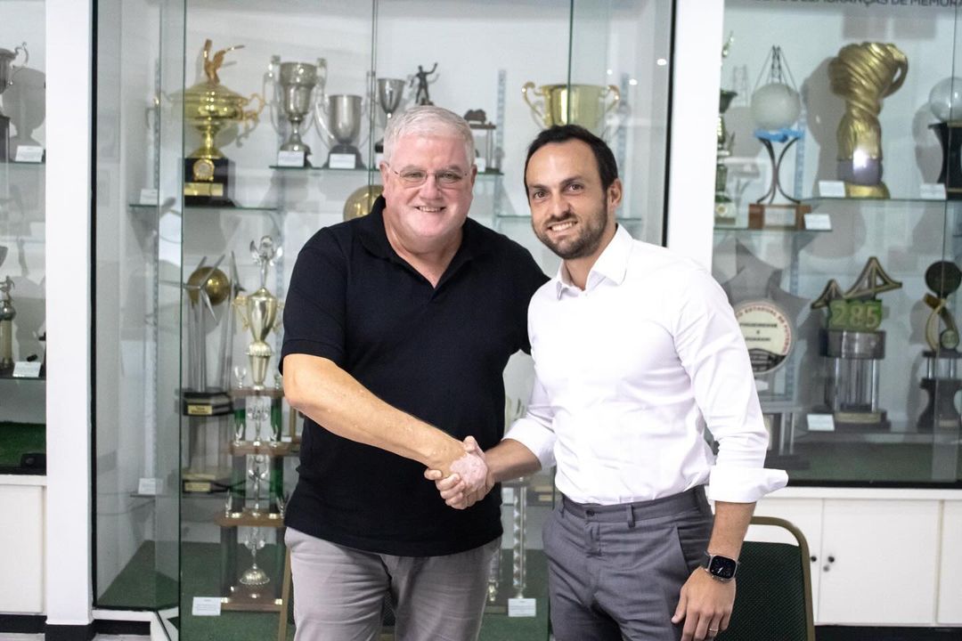 Fim da era Lages novo CEO do Figueirense é empossado em cerimônia no