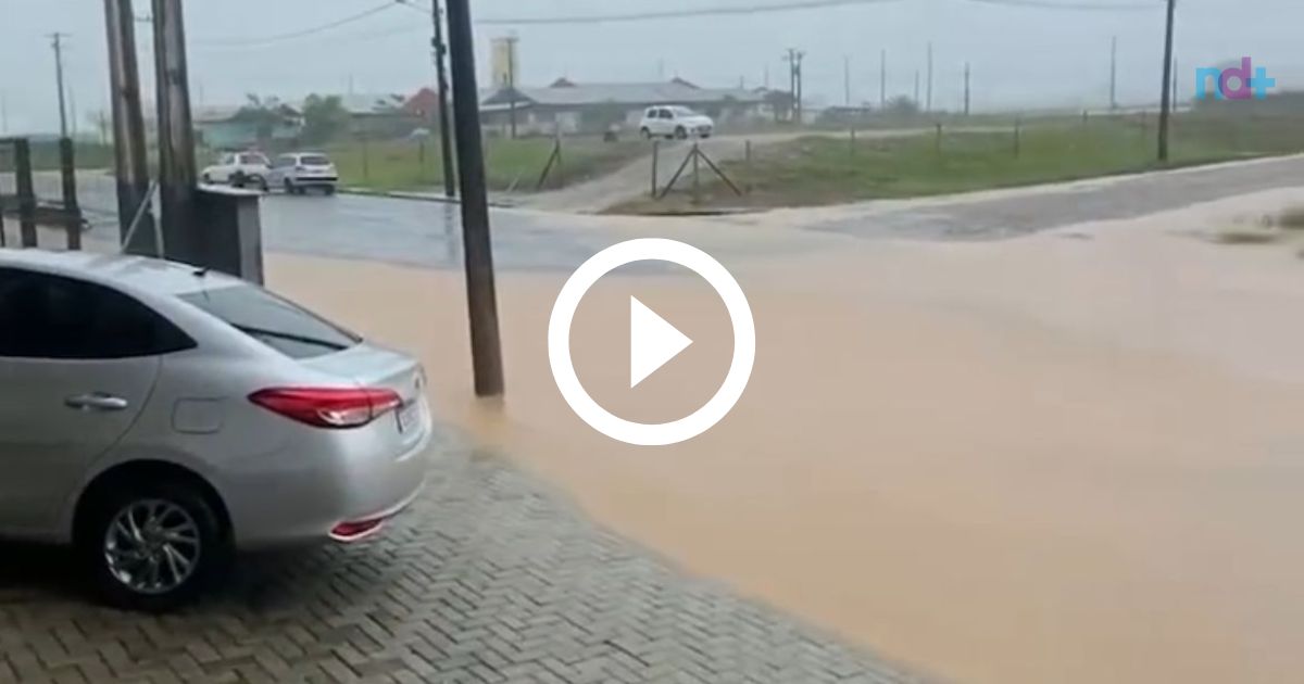 Chuva R Pida E Intensa Causa Alagamentos Em Ruas De Gaspar