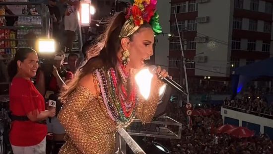 VÍDEO Câmera flagra músico do Revelação levando facada em assalto após