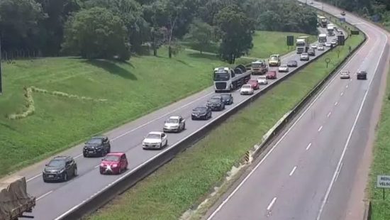 Trânsito tem mais de 15 km de filas na BR 101 no Norte de SC veja