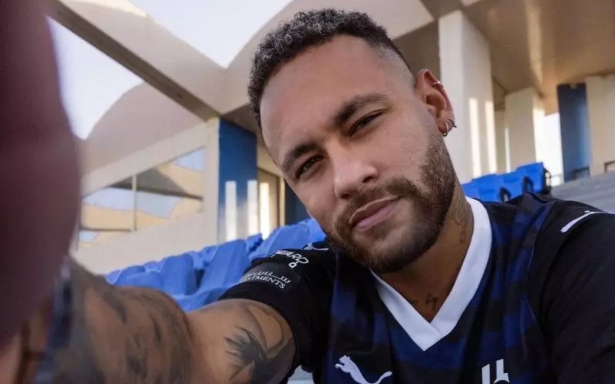 Ap S Trai O Neymar Passa O Dia Dos Namorados A Ex