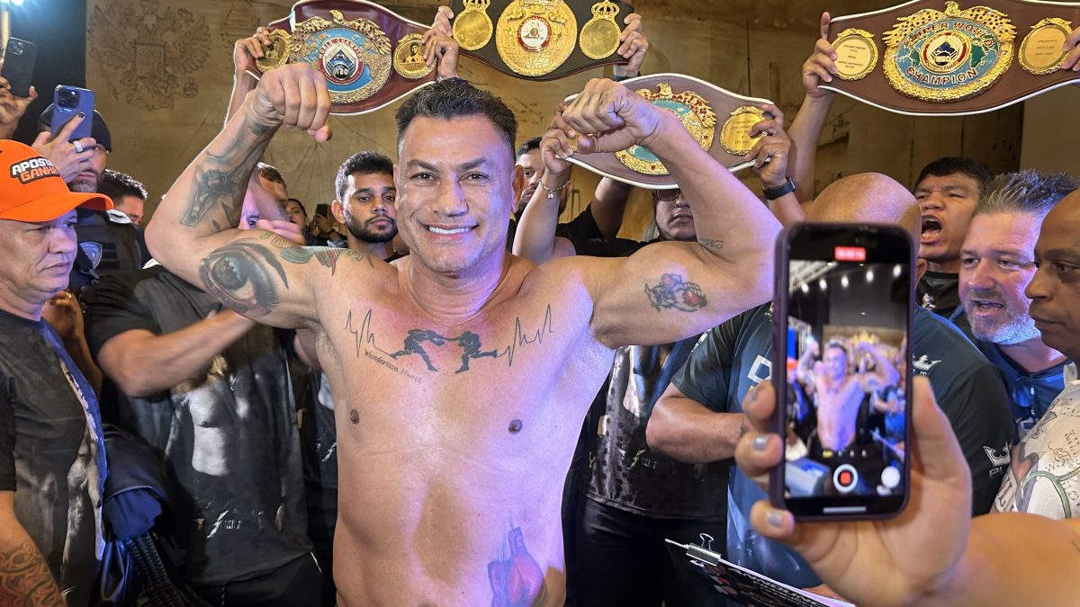 Popó crava peso para luta de boxe Vitor Belfort no Fight Music Show