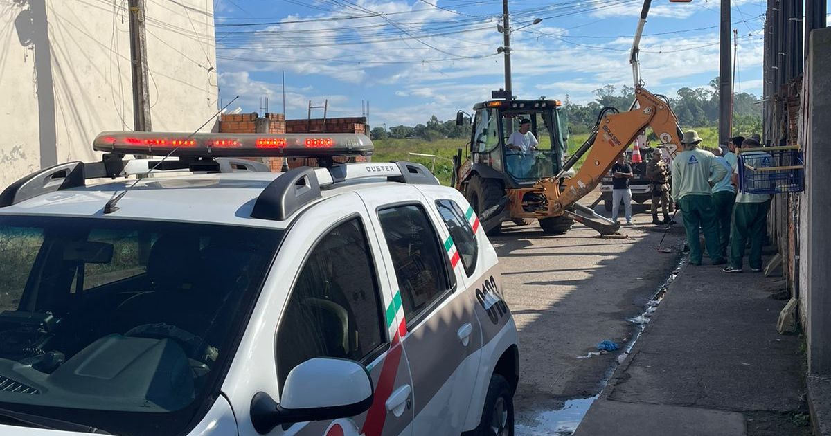 Pol Cia Prende Tr S Pessoas Por Furto De Energia E De Gua Em Crici Ma