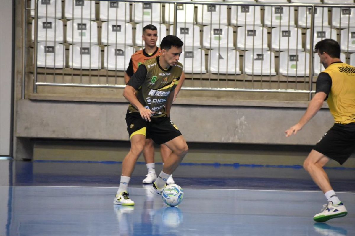 Jaragu Futsal Enfrenta O Foz Cataratas Em Busca Da Primeira Vit Ria Na