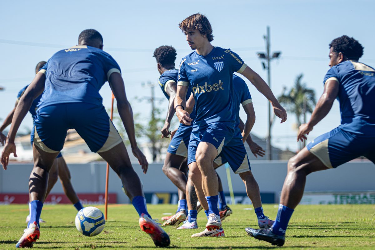 Barroca pode ganhar até 4 opções para jogo do Avaí contra o Santos