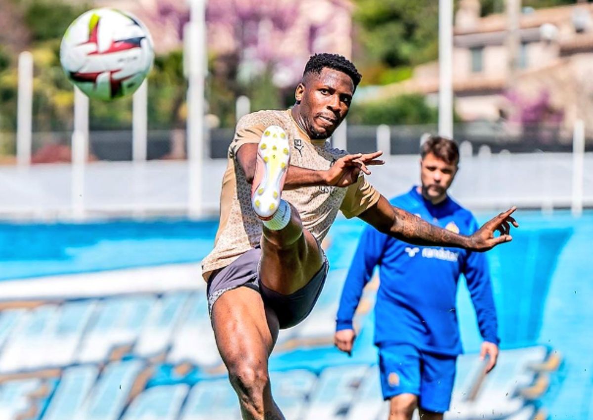 Carro de jogadores do Olympique de Marselha é alvo de tiros em assalto