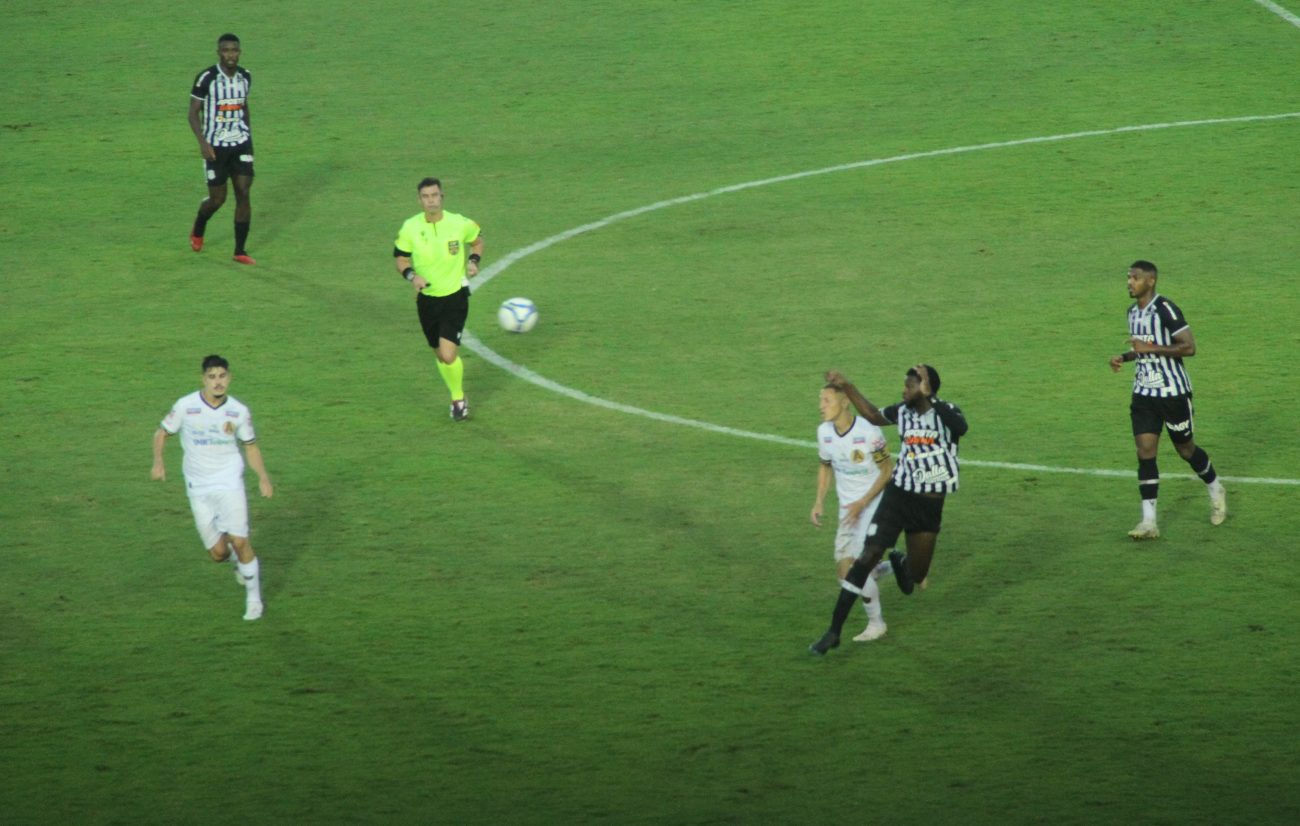 Trio de ataque faz a diferença e Figueirense vence a Aparecidense na