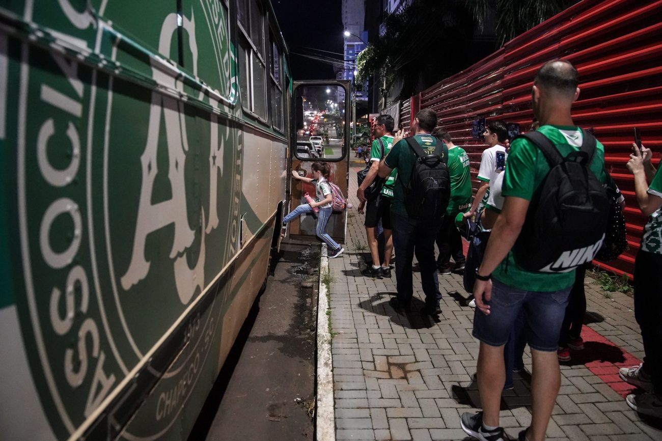 FOTOS Chape celebra 51 anos de história partida entre sócios na