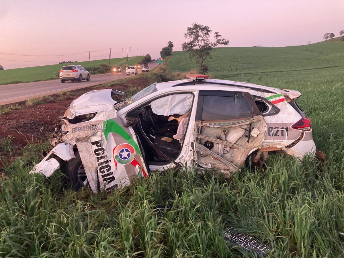 Colis O Entre Carro E Viatura Da Pol Cia Militar Deixa Tr S Feridos Na