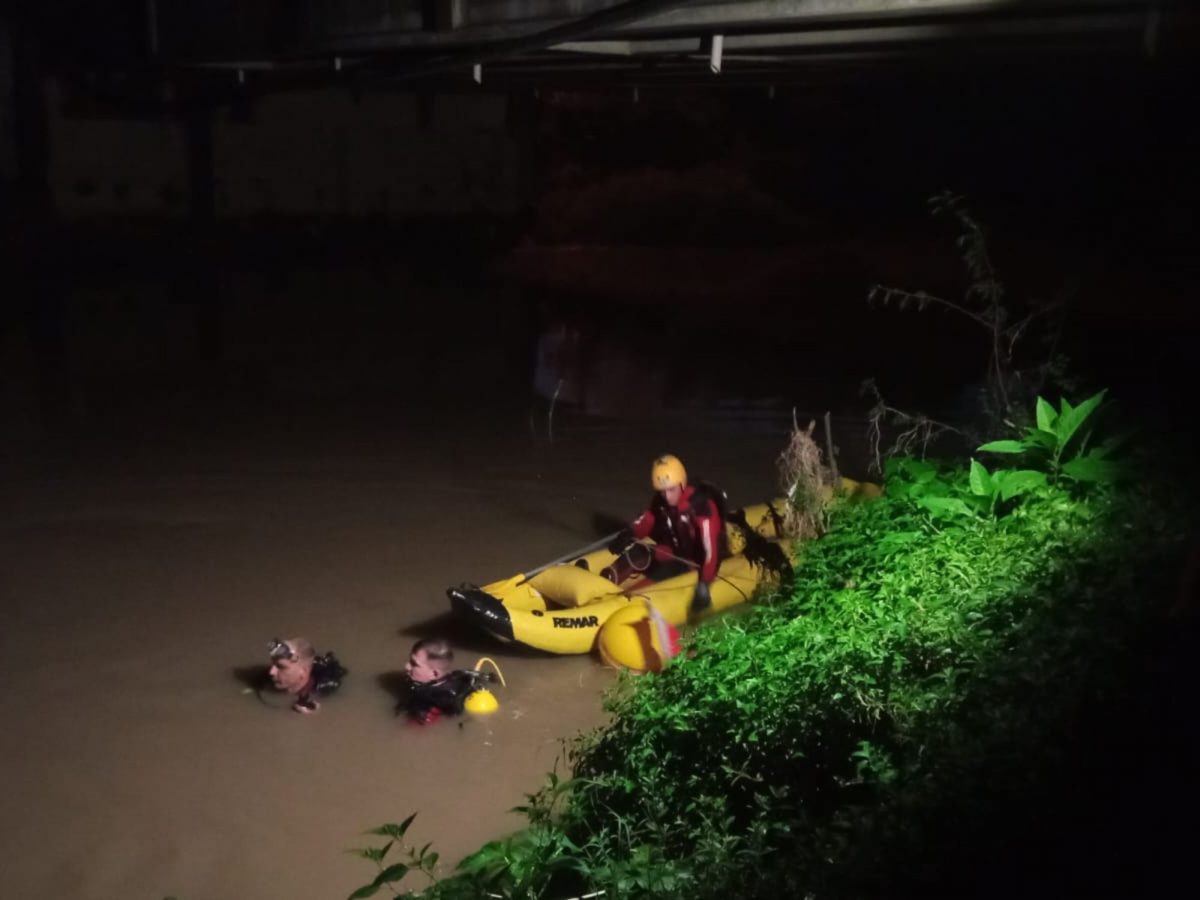 Jovem Desaparece Ao Tentar Atravessar Rio Nadando Em SC