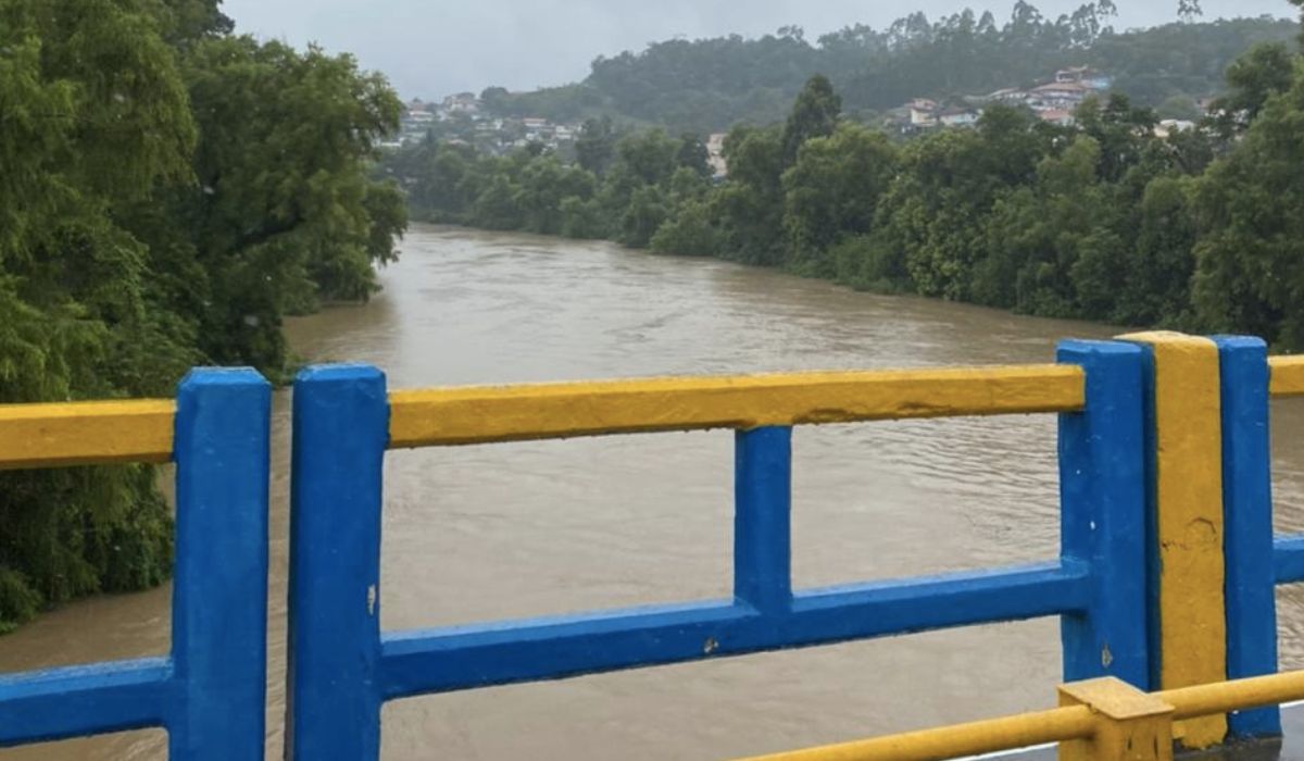 Risco De Enchente Sc Ter Chuvas Intensas E Baixas Temperaturas Nas