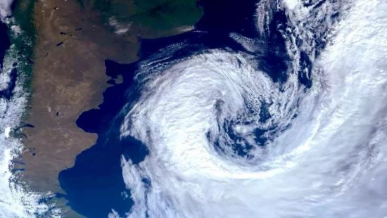 Ventos De Km H Ciclone Extratropical Deixa Sc Em Alerta