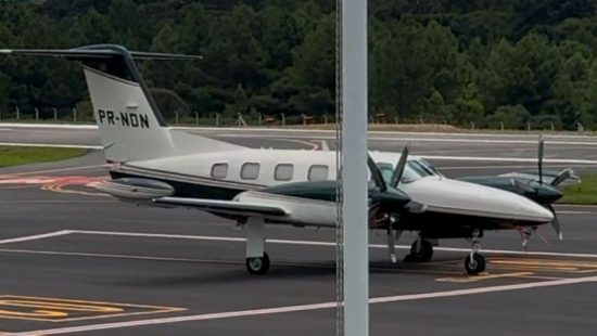 Vídeos mostram destroços e momento que avião cai em Gramado