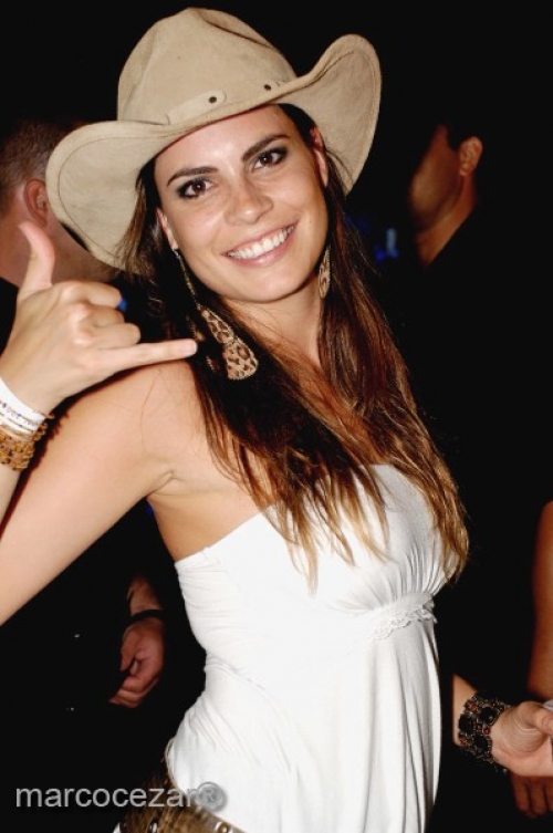 Alessandra Ambrósio, a estrela que brilha na Praia Brava | ND Mais