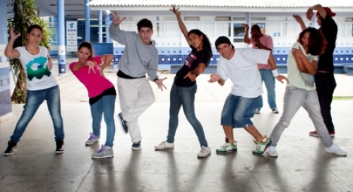 Oficina de Dança Afro colégio Benonivio 