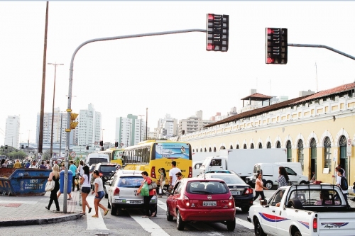 semáforo trânsito Florianópolis faixa de pedestres