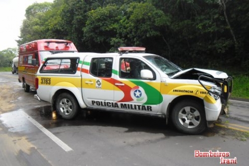 Carro da Argentina sai da pista e bate em barranco na BR-282 em Irani