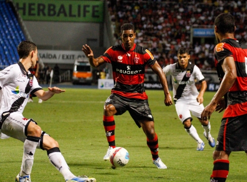 Flamengo e Herbalife anunciam parceria com direito a produtos