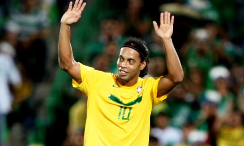 Relembre a trajetória de Ronaldinho Gaúcho na seleção brasileira