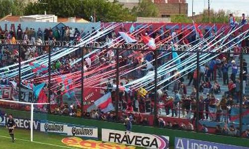 Arsenal de Sarandí: torcida pequena, mas com a simpatia de Avellaneda