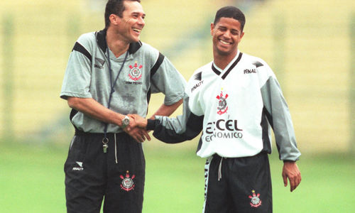 Marcelinho Carioca critica Luxa após demissão: 'O que plantar irá colher'