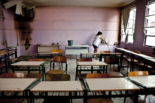 Escola estadual de Palhoça é vandalizada durante a madrugada