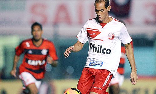Santos ainda não pagou por Rodrigo Souto –