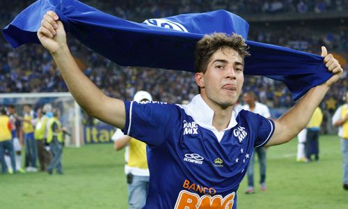 Cruzeiro anuncia a contratação do volante Lucas Silva, cruzeiro