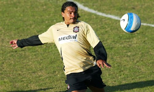 Lembra dele? Perdigão, ex-Corinthians e Internacional, projeta o confronto deste domingo e diz que guarda mágoa de Mano Menezes: 