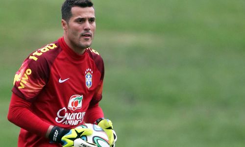 10 maiores goleiros do século: Júlio César entra para lista representando o  Brasil; veja colocação