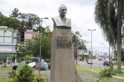 Monumento Em Homenagem A Get Lio Vargas Ser Restaurado Em Joinville Nd Mais