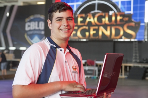 League of Legends tem mais jogadores ativos do que todos os jogos