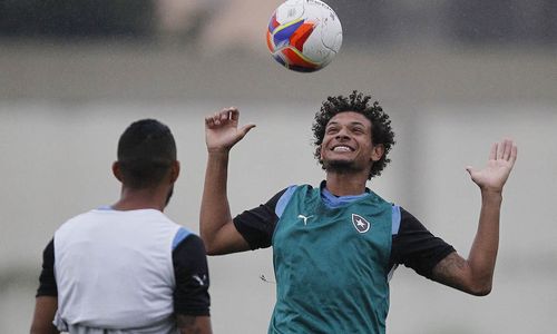 Arão evita falar sobre futuro: 'O que vier amanhã foge da minha alçada'