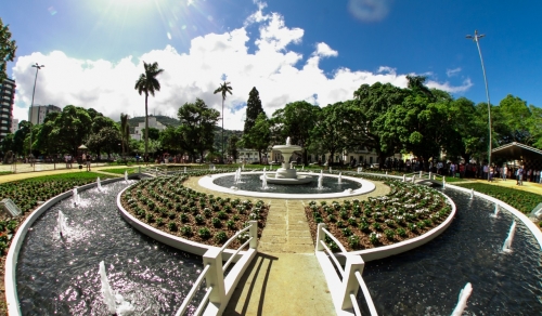 Revitalizada, praça Getúlio Vargas é novo espaço de convivência no ...