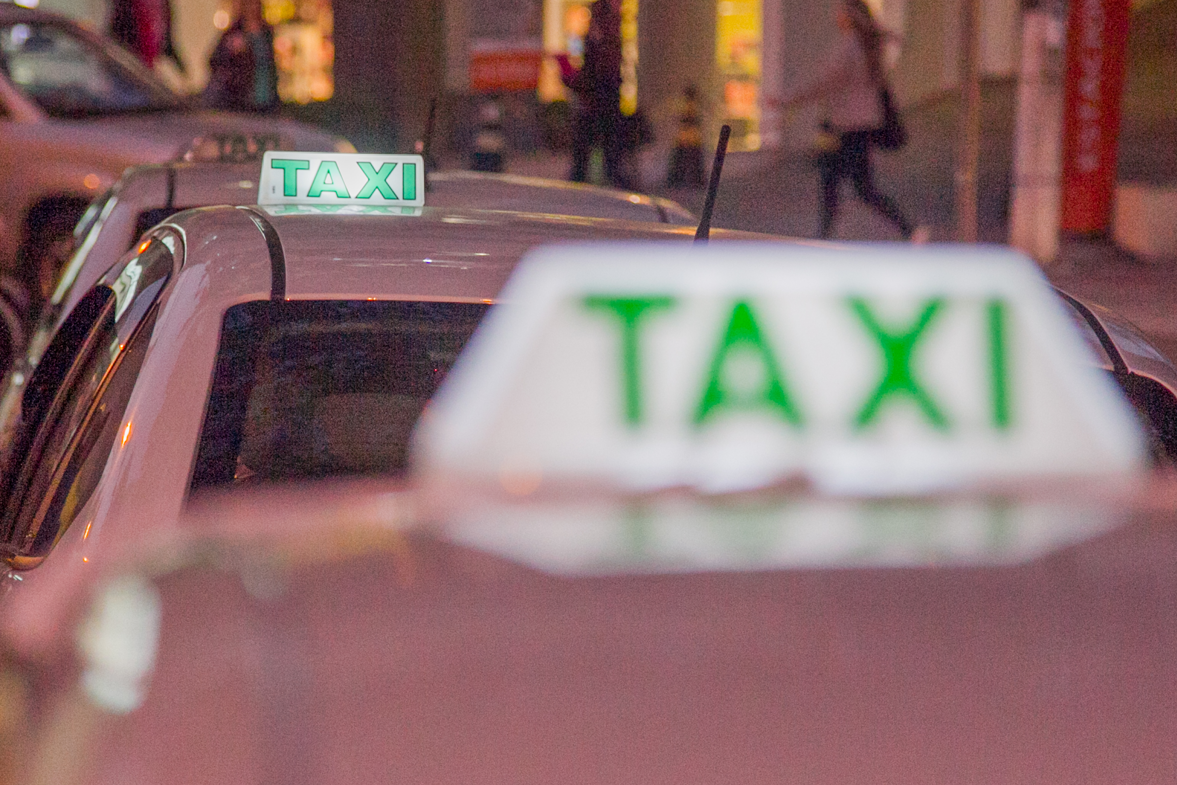 Taxistas de Criciúma aguardam passageiros