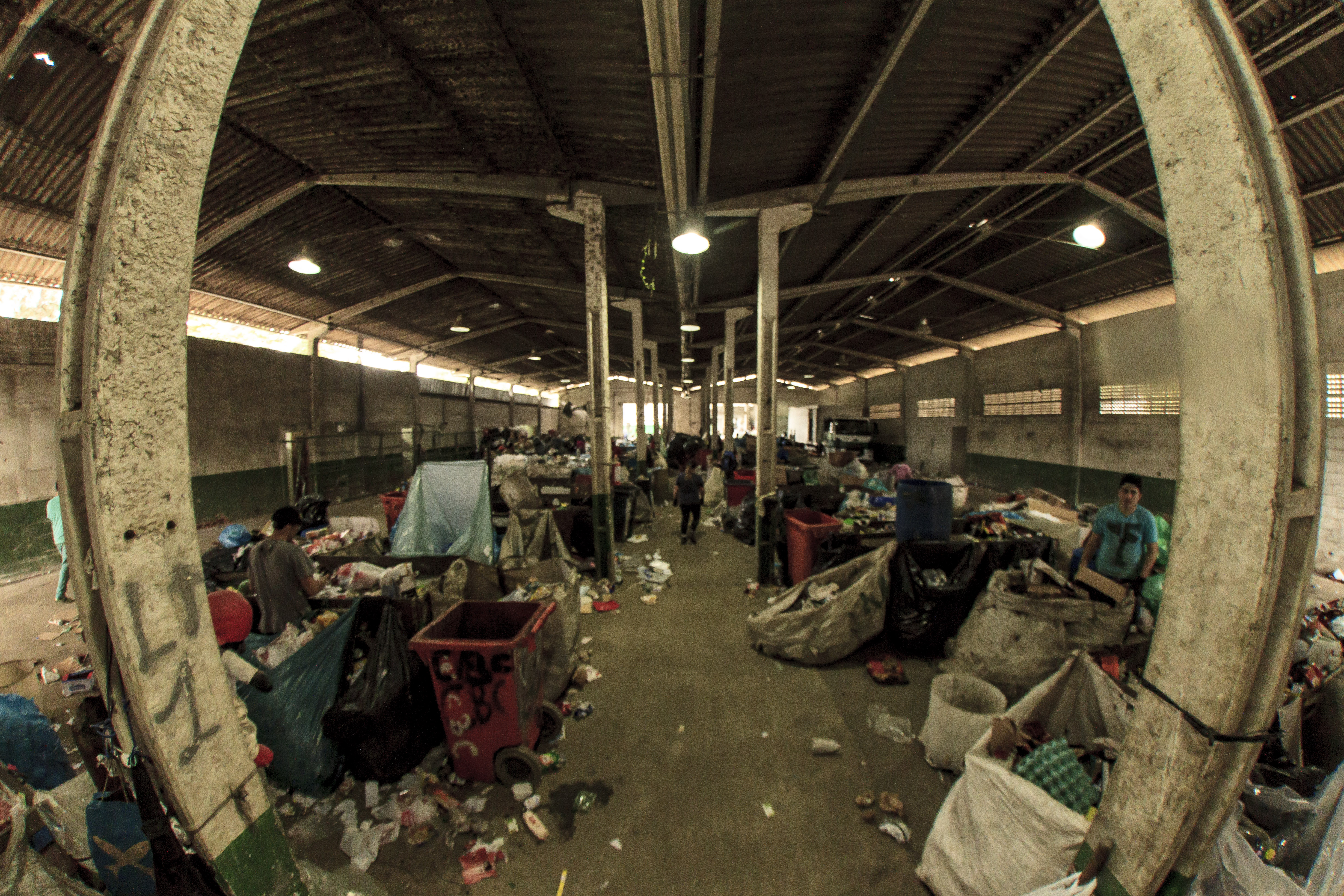 Gera&ccedil;&atilde;o de res&iacute;duos costuma aumentar 60% durante a temporada – Foto: Bruno Ropelato/Arquivo/ND