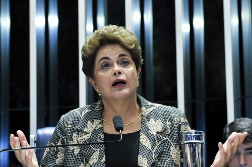 “Voltaremos”, promete Dilma a seguidora que disse estar com saudade do PT &#8211; Foto: Agência Senado/Divulgação/ND 