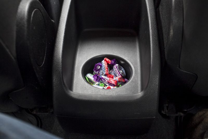 O motorista teria oferecido as balas para a mulher, mas ela desconfiou e n&atilde;o comeu. &mdash; Foto: Marco Santiago/Reprodu&ccedil;&atilde;o/ND