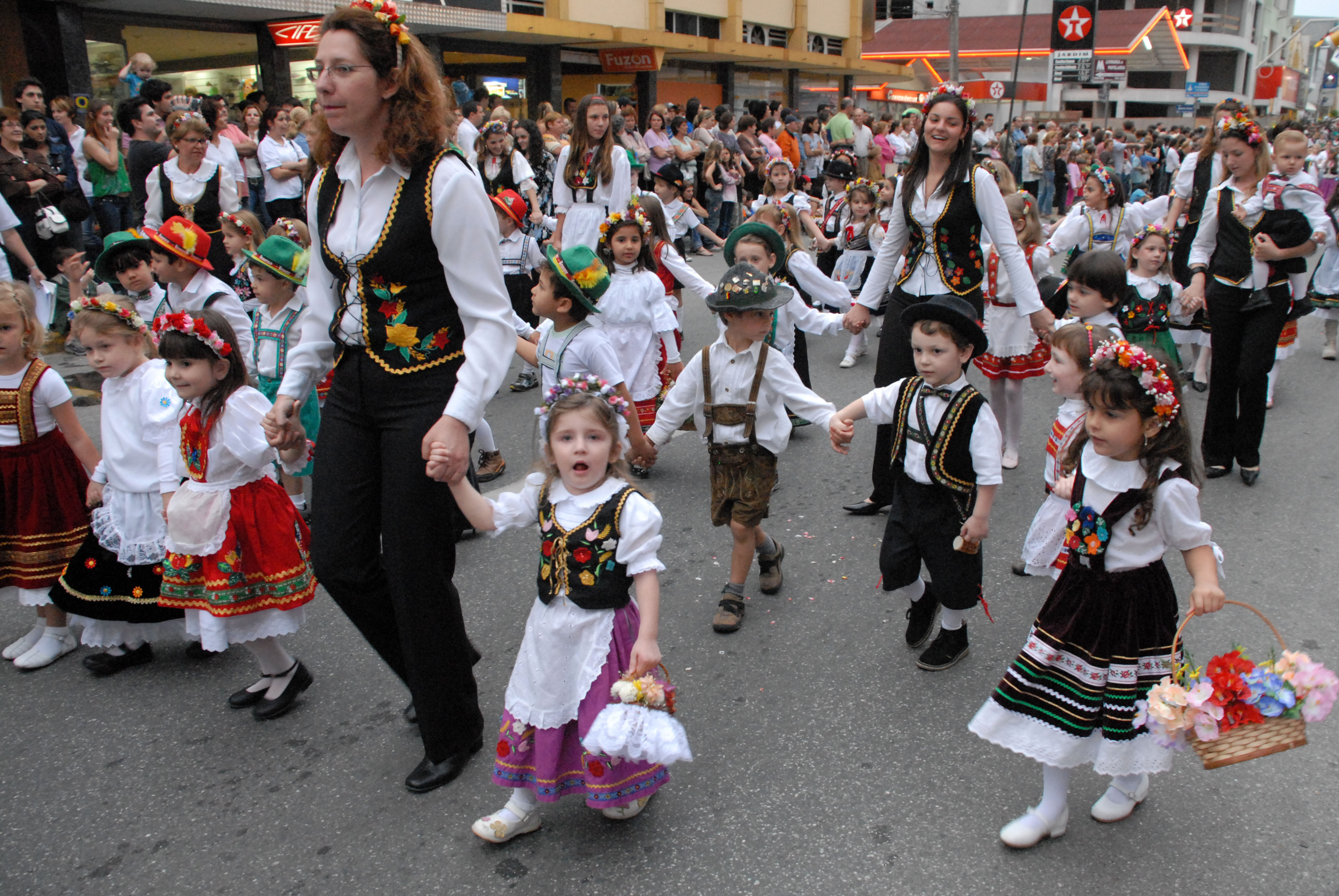 Desfile da 36ª Fenarreco será mantido mesmo com chuva?
