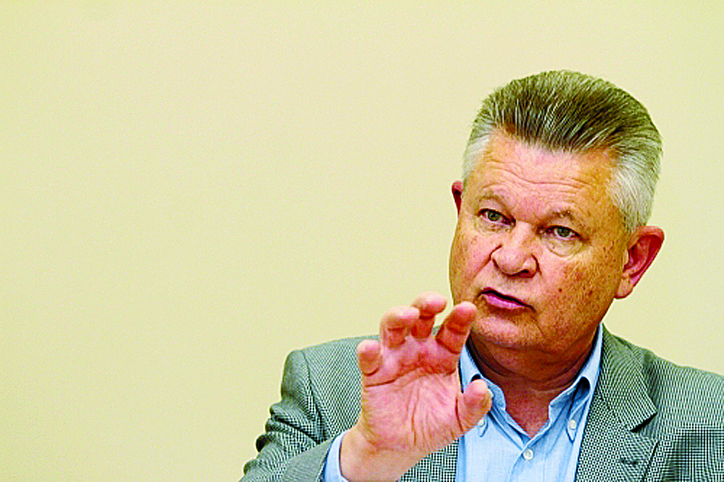 Após encontro com governadora, Udo Döhler faz teste para Covid-19