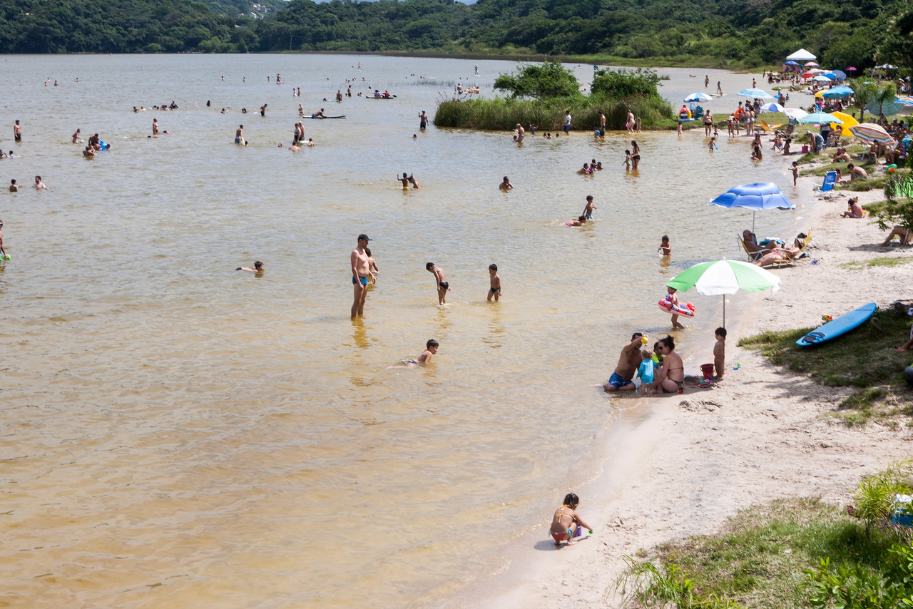 Conheça as 6 melhores praias de Florianópolis para curtir o verão com a família