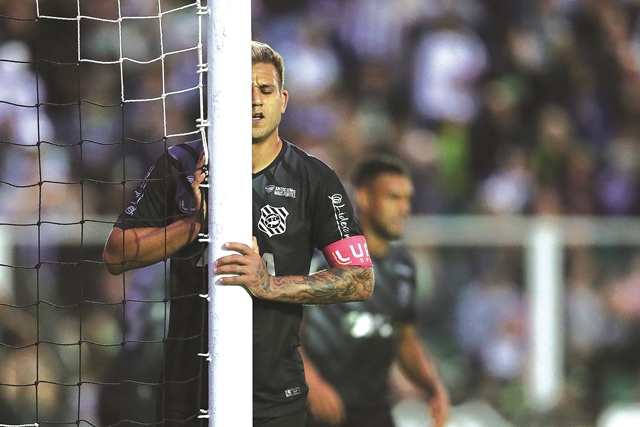 Rafael Moura desperdi&ccedil;ou duas chances contra o Botafogo; Rafael Moura passou pelo Figueirense em 2016 e anotou 14 gols com a camisa do Furac&atilde;o – Foto: Eleven/Folhapress/Arquivo/ND