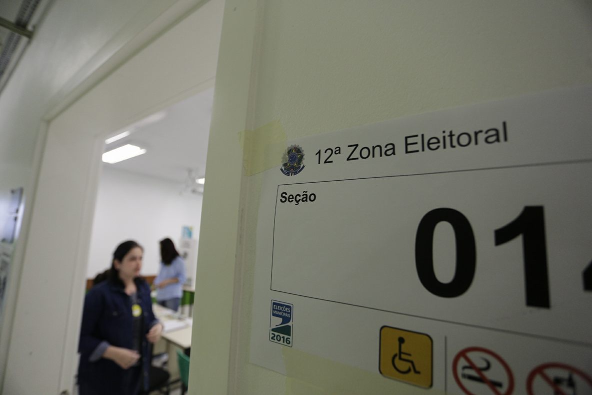 Zorro, Papai Noel: veja nomes curiosos nas urnas de Joinville e região