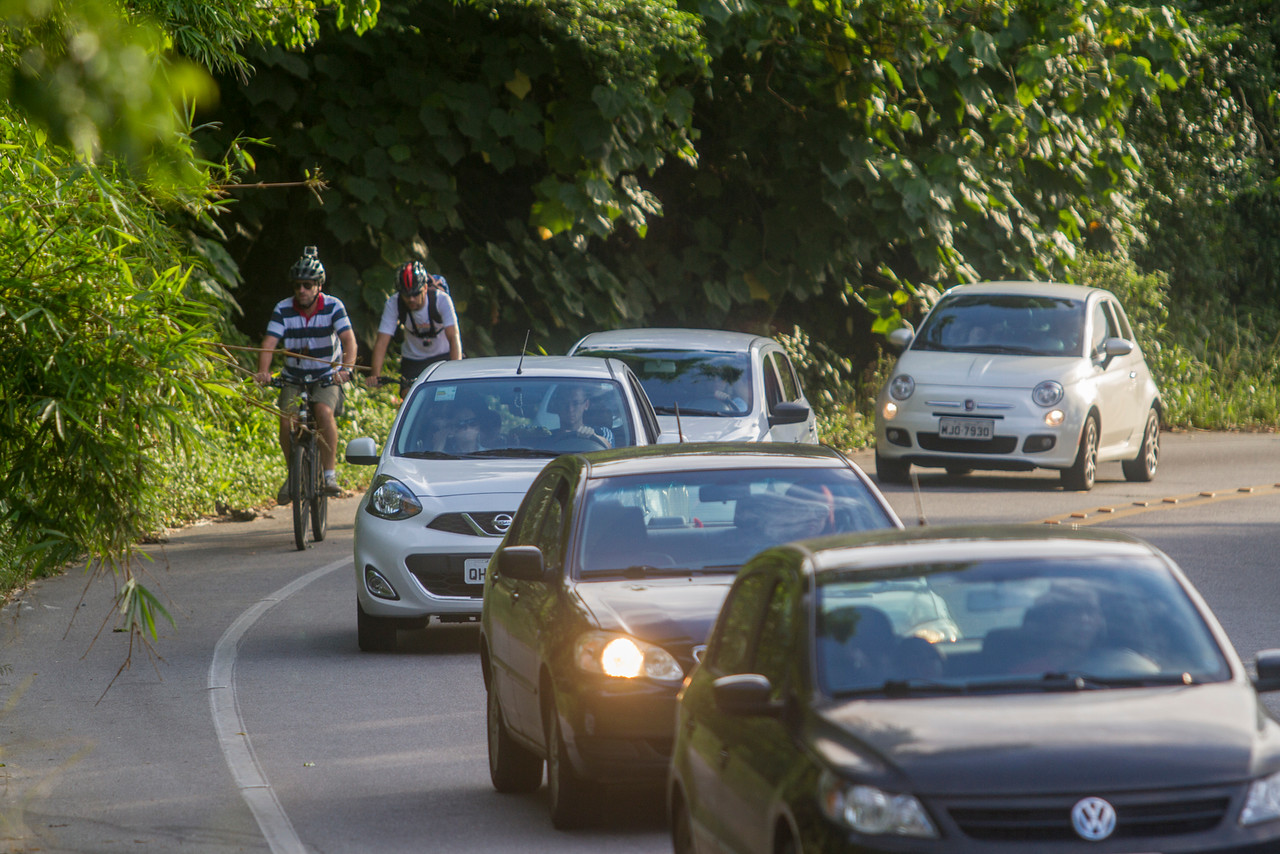 Trânsito na Lagoa da Conceição é bloqueado para obra; veja o que muda em Florianópolis