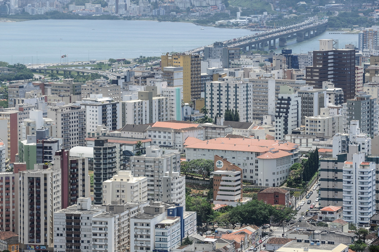 Moradores de Florianópolis poderão pagar IPTU 2023 com até 10% de desconto; confira