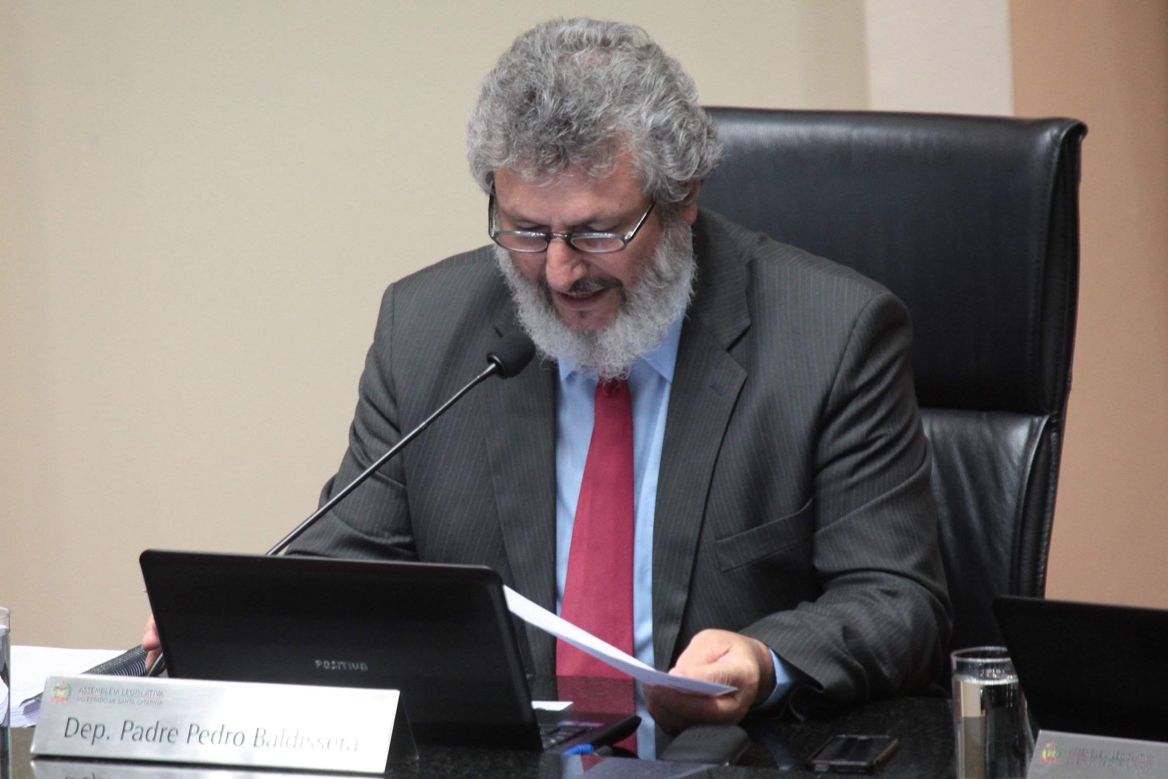 Deputados aprovam projeto que institui o Dia Catarinense da Abelha