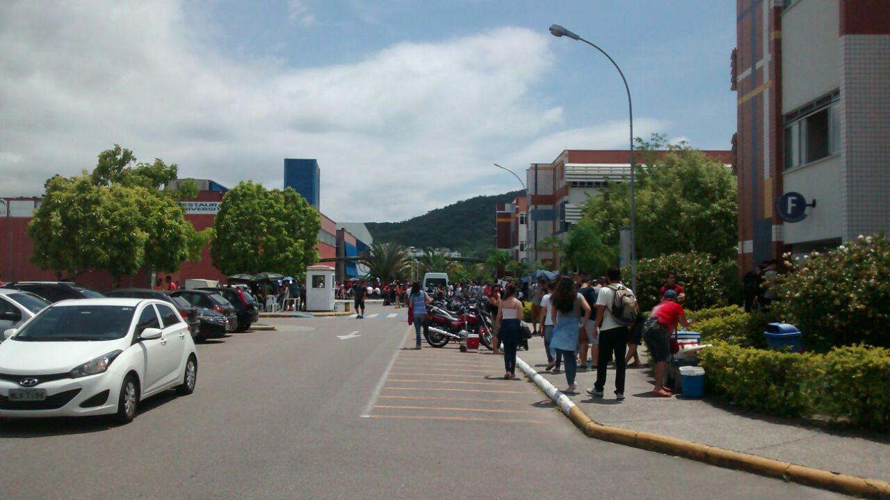Faculdades particulares de SC devem retomar aulas presenciais, diz Procon