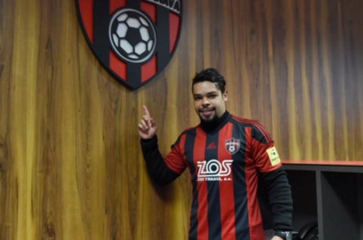 Kerlon ficou conhecido pelo famoso “drible da foca” durante partida contra o Atl&eacute;tico-MG. Em in&iacute;cio promissor no Cruzeiro, o jogador foi contratado pela Inter de Mil&atilde;o, da It&aacute;lia, no entanto, n&atilde;o conseguiu se firmar e voltou ao Brasil. A carreira do atleta foi marcada por muitas les&otilde;es. Ele acabou se aposentado em 2017, ainda aos 29 anos, em fun&ccedil;&atilde;o destes problemas – Foto: Divulga&ccedil;&atilde;o/ND