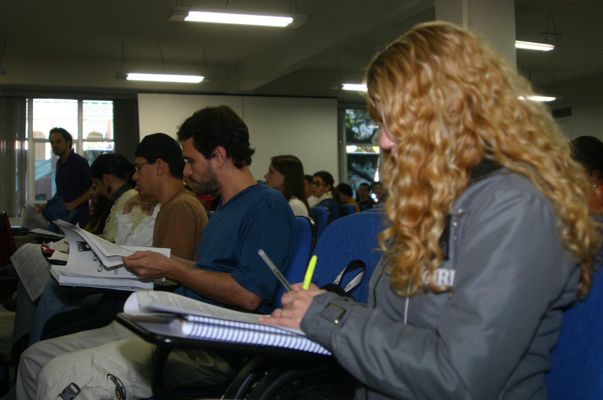 Projeto "Universidade Gratuita" é analisado na Alesc e se aprovado seguirá para sanção do governador Jorginho Mello; objetivo é oferecer até 75 mil vagas